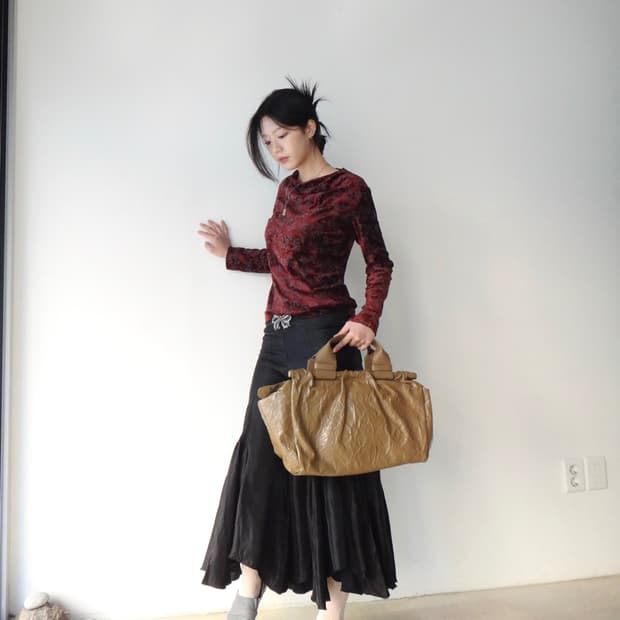 Velvet texture floral top / burgundy