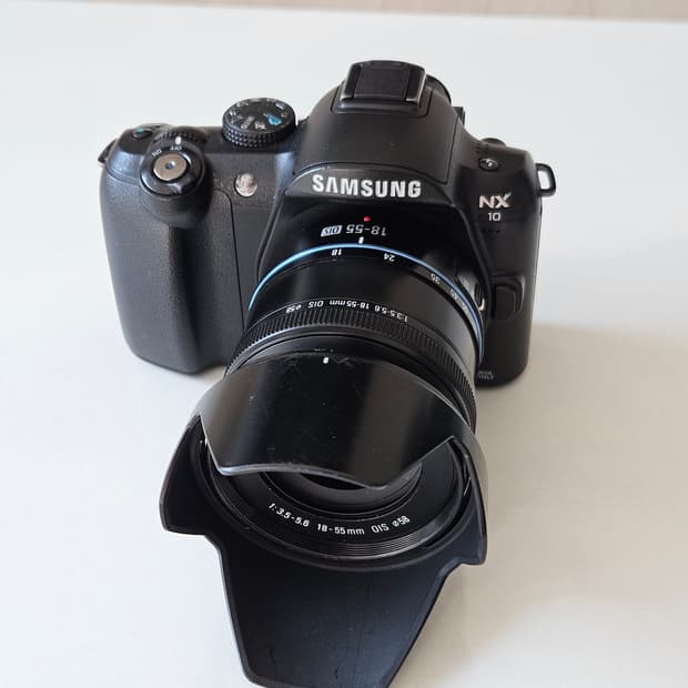 삼성 NX10 카메라 18-55mm 렌즈 포함