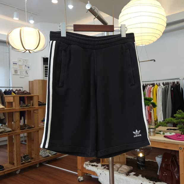 아디다스 삼선 쇼츠 블랙