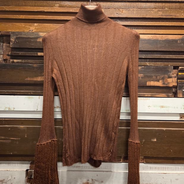 프라다 캐시미어 터틀넥