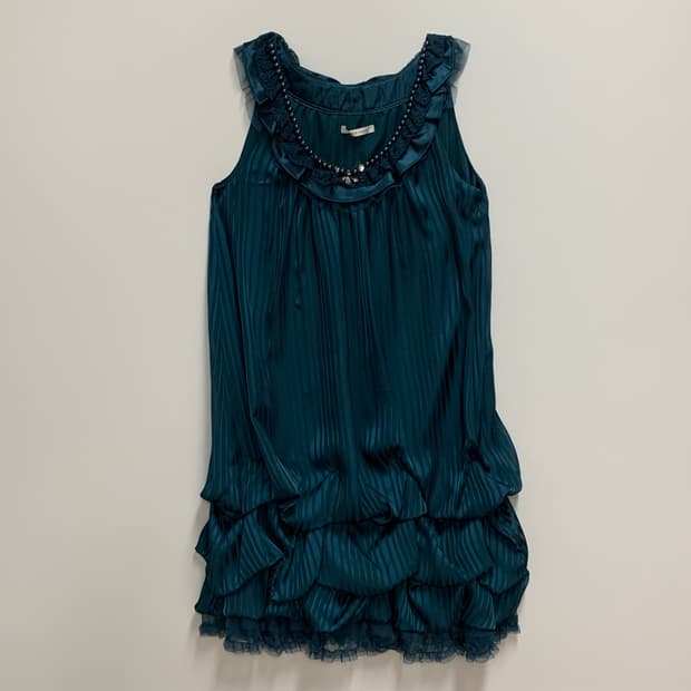 axes femme 딥그린 큐빅 나시 원피스