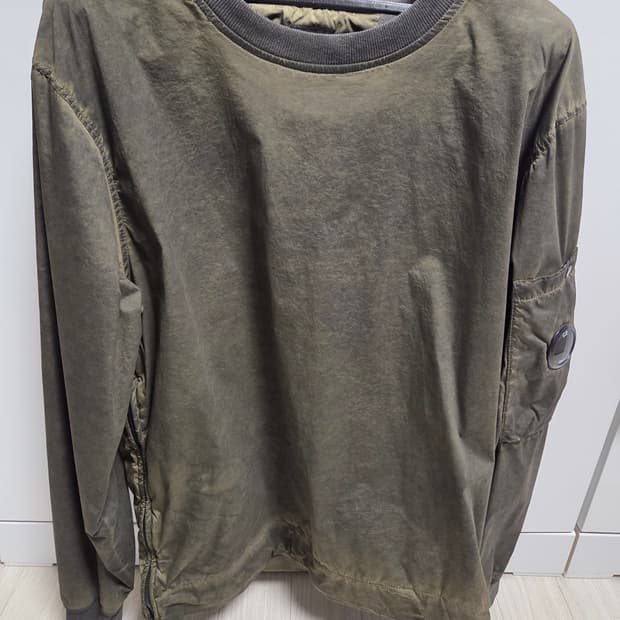 Cp컴퍼니 리컬러 맨투맨 M