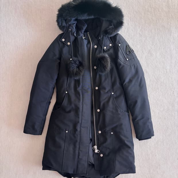 무스너클 스틸링 파카 판매합니다