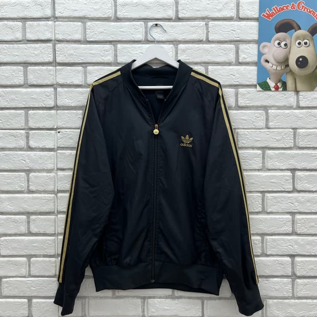 아디다스 블랙/골드 바람막이-2XL