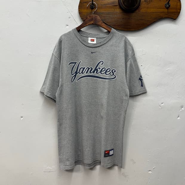 04s NIKE New York Yankees T-Shirt