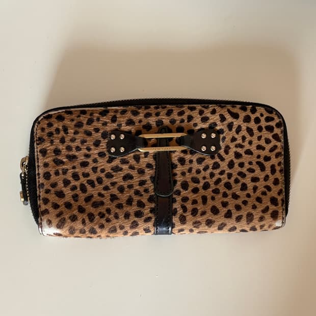 지미추 레오파드 송치 장지갑