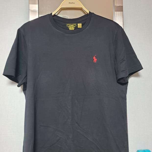 폴로 랄프로렌 블랙 티셔츠 판매합니다.