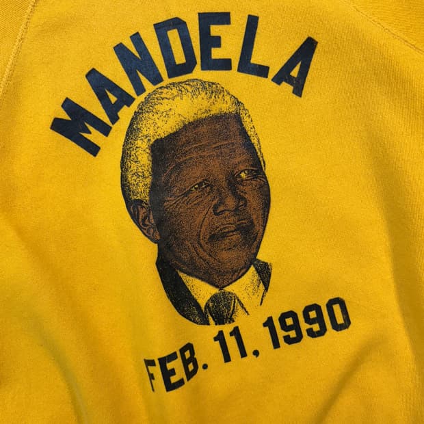 USA 90s Nelson Mandela BW 옐로우 스웻셔츠