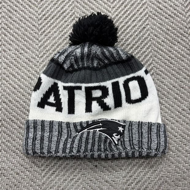 뉴에라 뉴잉글랜드 페트리어츠 폼 비니 v2467