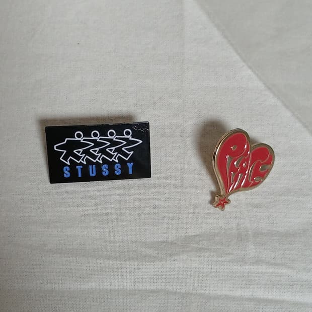 스투시 하트 PEACE 뱃지