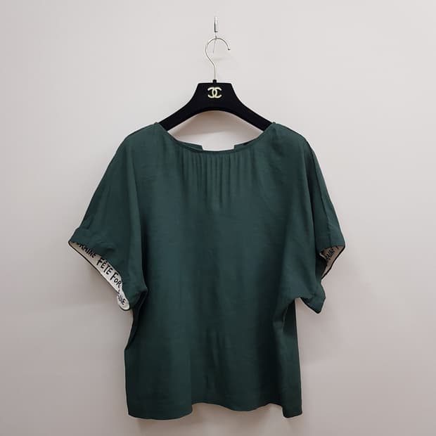 한섬 랑방 리본 디테일 레터링 반팔 블라우스 S사이즈