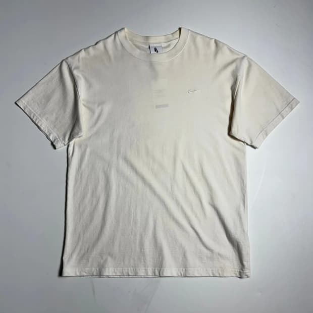 나이키 21FW 베이직 스몰 스우시 로고 반팔 티셔츠 R2071