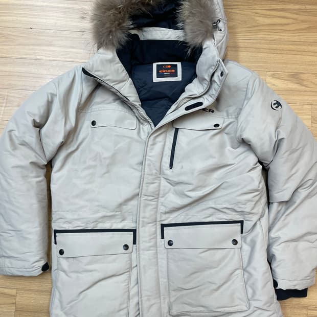 아이더 남성 패딩 베이지 색상 판매합니다. XXL(110) 사이즈이고, 