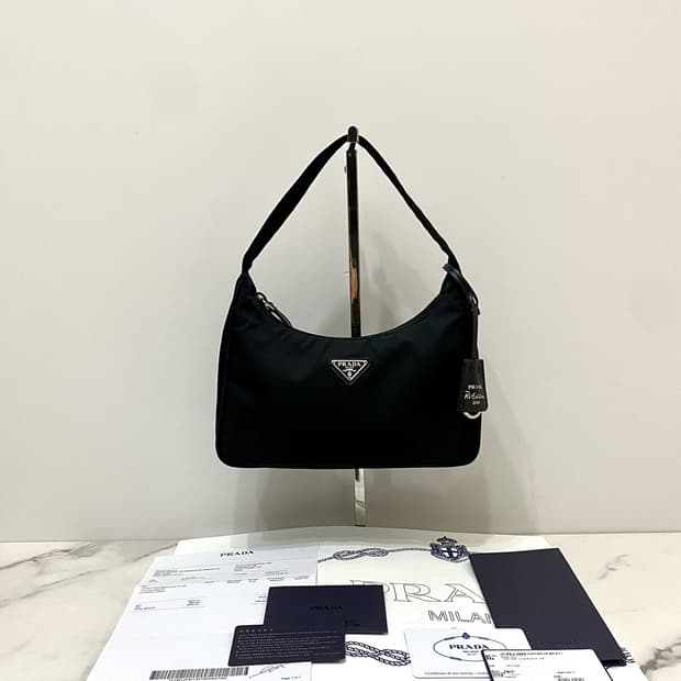 거의새것 프라다 리에디션 2000 리나일론 숄더백 블랙 1NE515