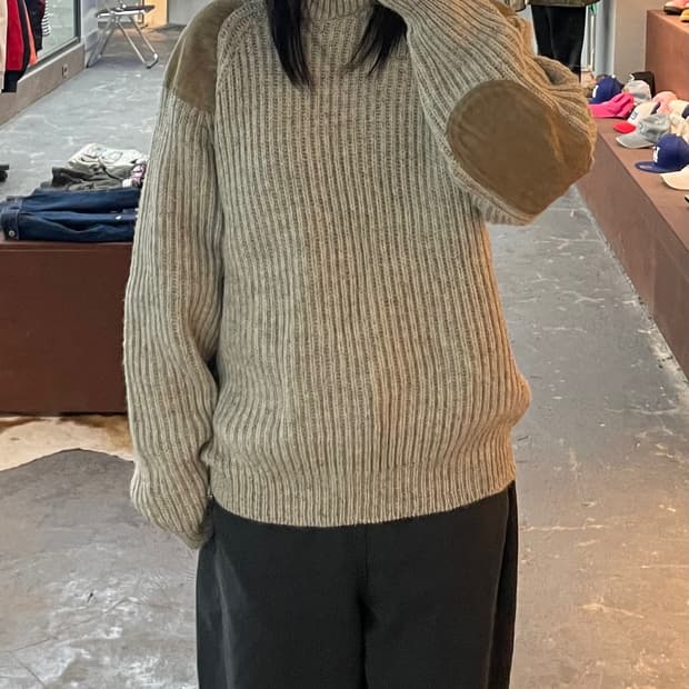 블랙쉽 팔패치 울 니트 H2045