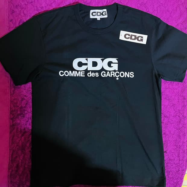 CDG 꼼데가르송 로고 반팔 티셔츠 드립니다(새상품/정품)