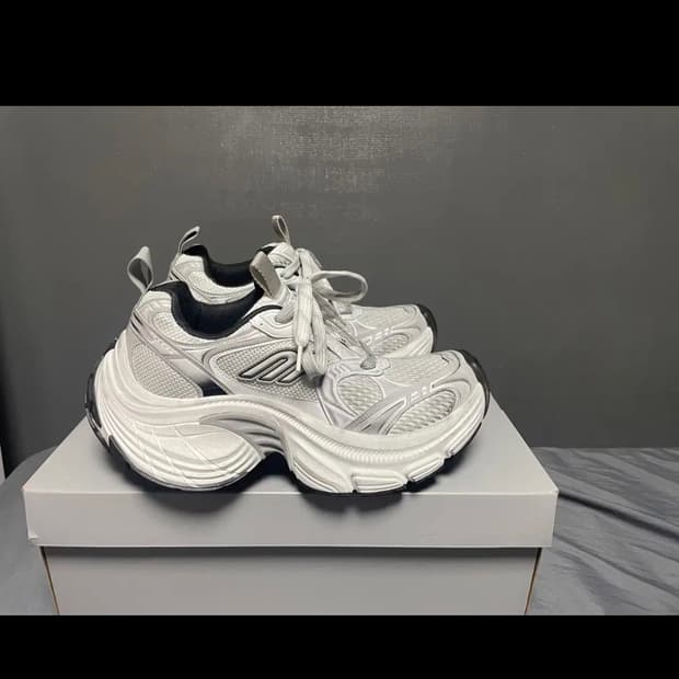 발렌시아가 10xl 42 백화점 구매제품 팔아요
