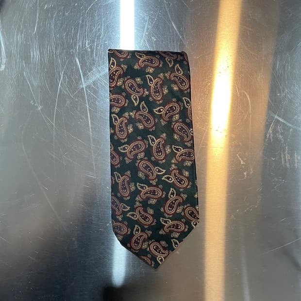 디올 넥타이