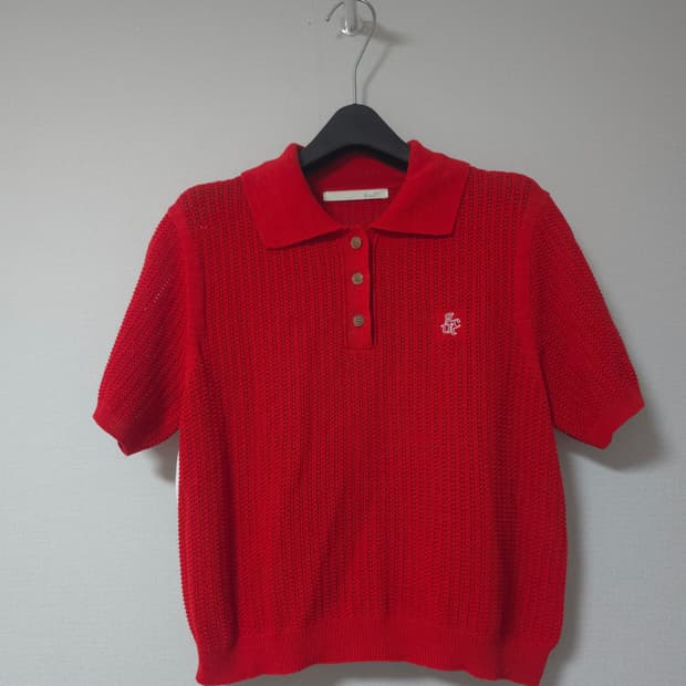 지컷 레드  카라 펀징 니트티 F