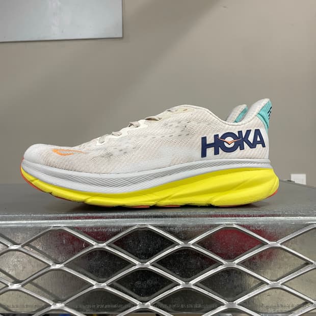 호카 클리프톤 9 에그노그 패션프루트 265 (gr-4125)