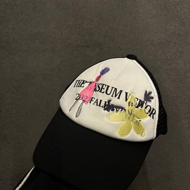 더뮤지엄비지터 핸드 스티치드 메쉬 캡 처분 