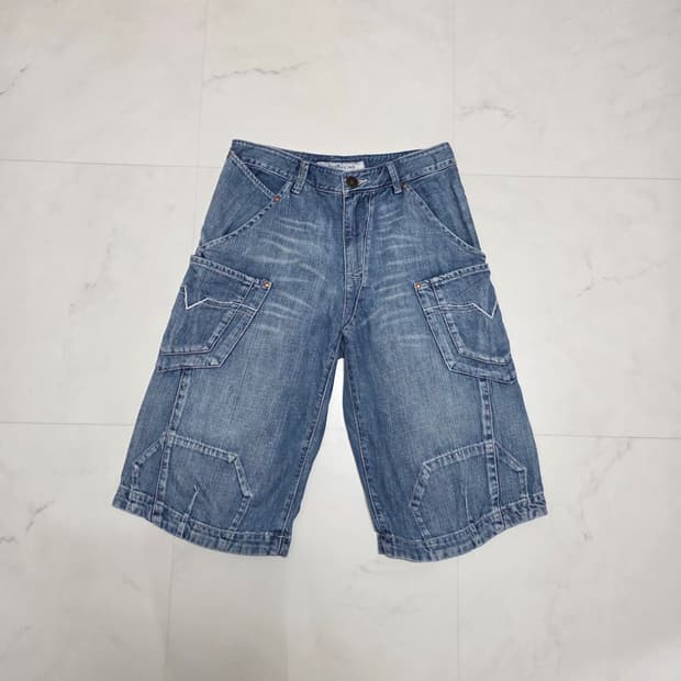 30) Y2K 빈티지 패치 멀티포켓 데님 버뮤다팬츠