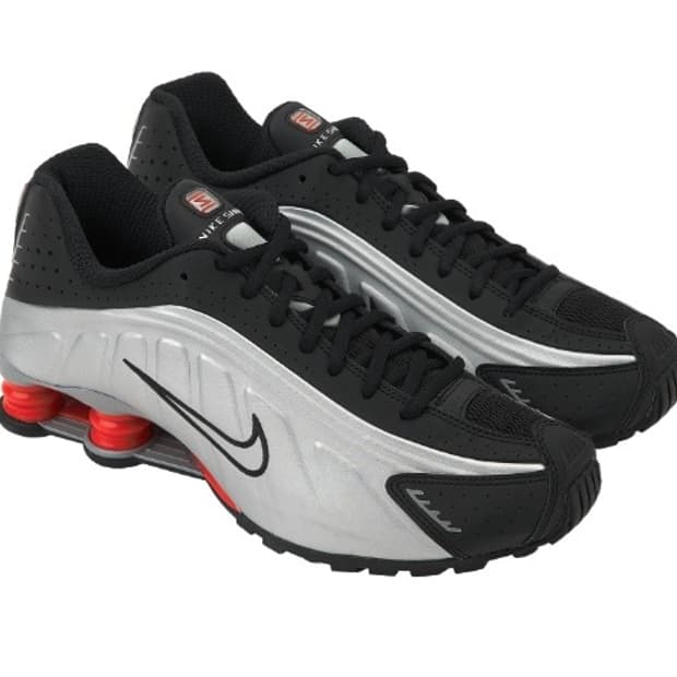 나이키 샥스 R4 메탈릭 실버레드 270