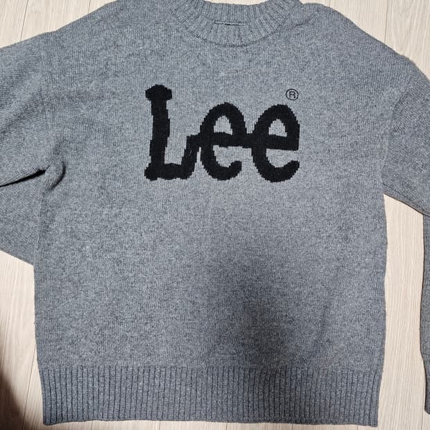 Lee 울 니트