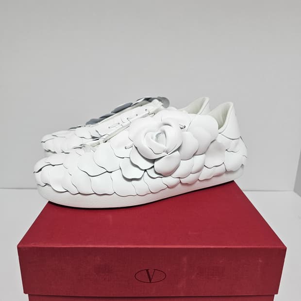 새상품 발렌티노 컬렉션 로즈 에디션 스니커즈(국내매장판)