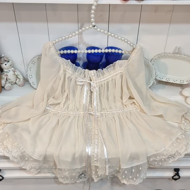 Auntie Rosa(앤티 로사) 크림 쉬폰 레이스 블라우스