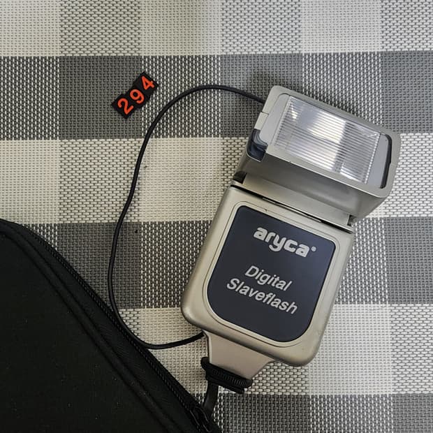 아리카 디지털 스트로브 플래시 파우치포함