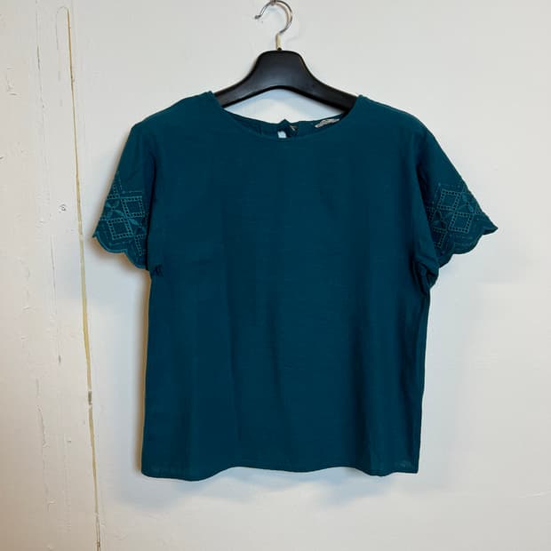 T092 SAMANSA MOS2 딥그린 스캘럽 레이스 슬리브 블라우스 F