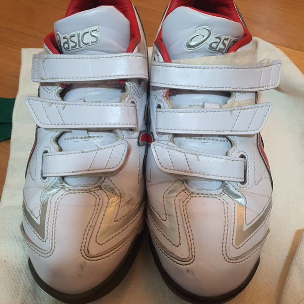 아식스 야구화 240입니다.
