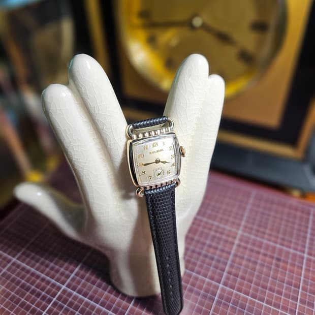 1950s 금장 부로바 빈티지 수동 핸드와인딩 시계