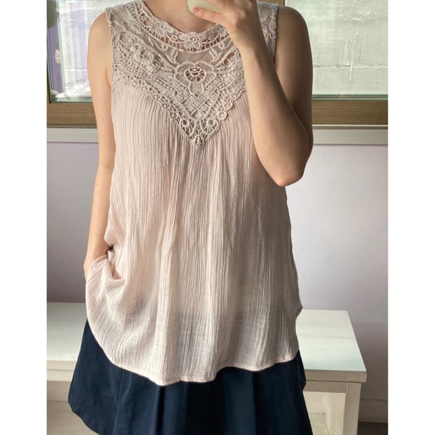 뮤트톤 레이스 나시, 민소매