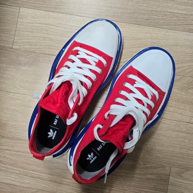 아디다스 라프시몬스