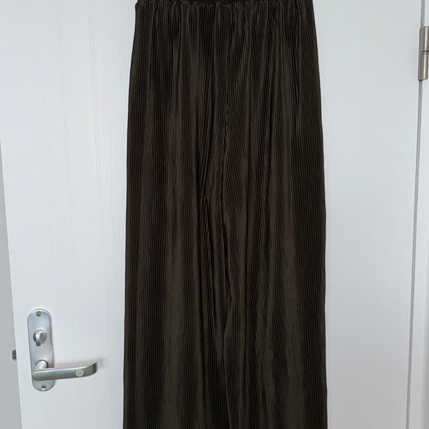 Brown Pleated Wide Pants