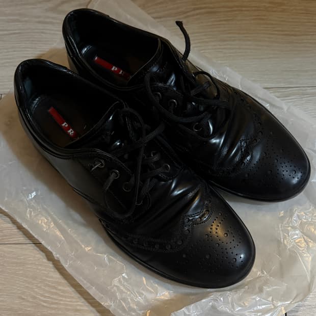 프라다스포츠 윙팁 레더슈즈