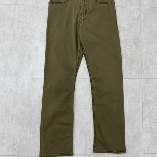 •랭글러 카키 스트레이트핏 팬츠