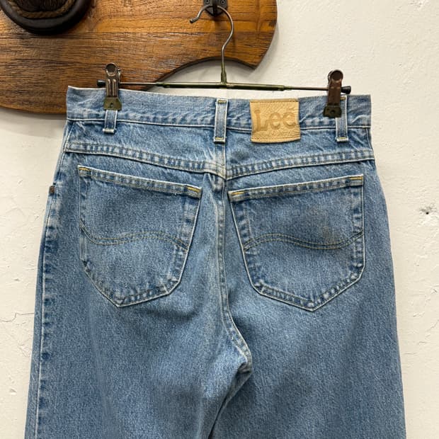 29) Lee Light Blue Straight Denim pants