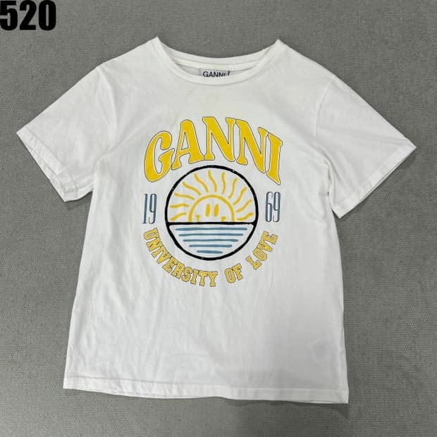 GANNI 화이트 반팔티 
