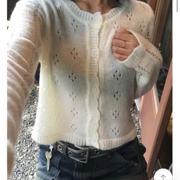 솔꾸 모란 펀칭 가디건 아이보리