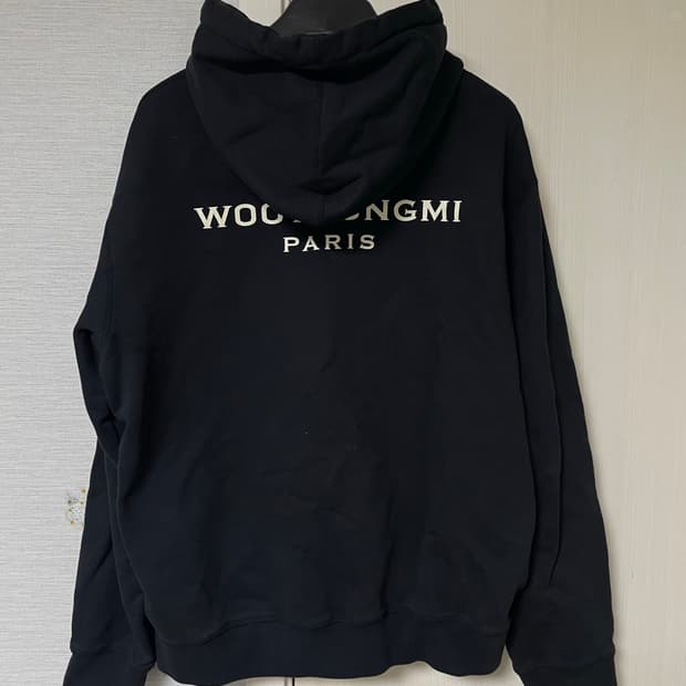 [50] 우영미 블랙 백로고 후드티