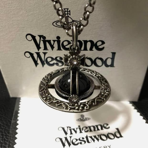 비비안 웨스트우드 orb 목걸이
