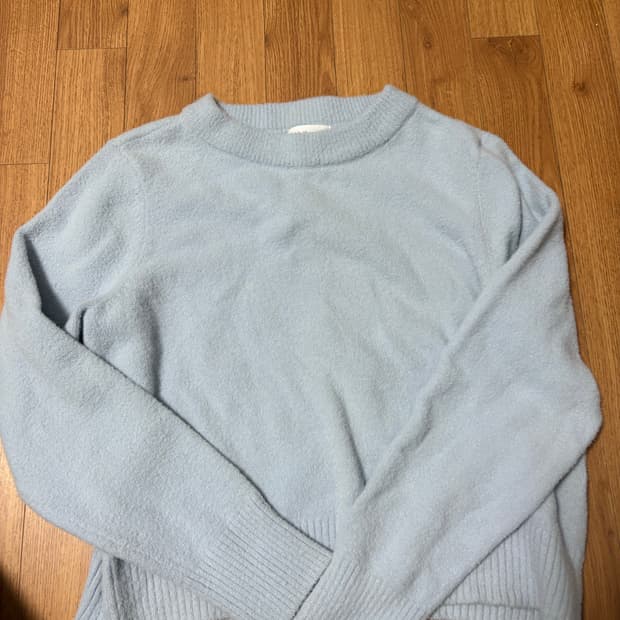 캘빈클라인 하늘색 니트