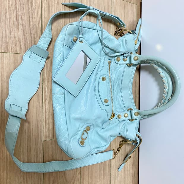 발렌시아가 클래식 모터백 미디움 민트