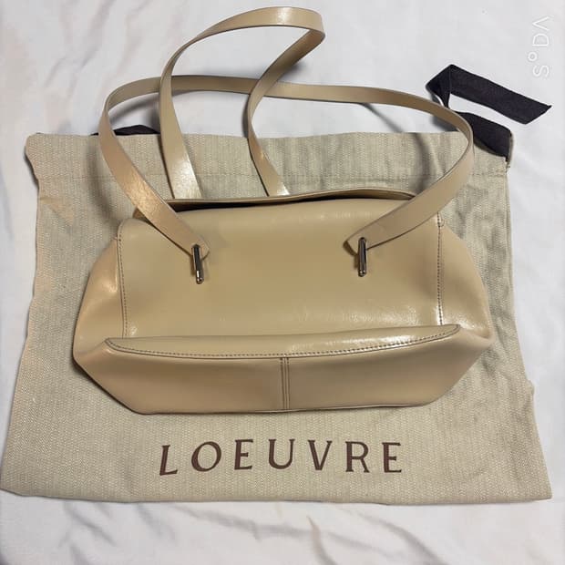 LOEUVRE 루에브르 숄더백