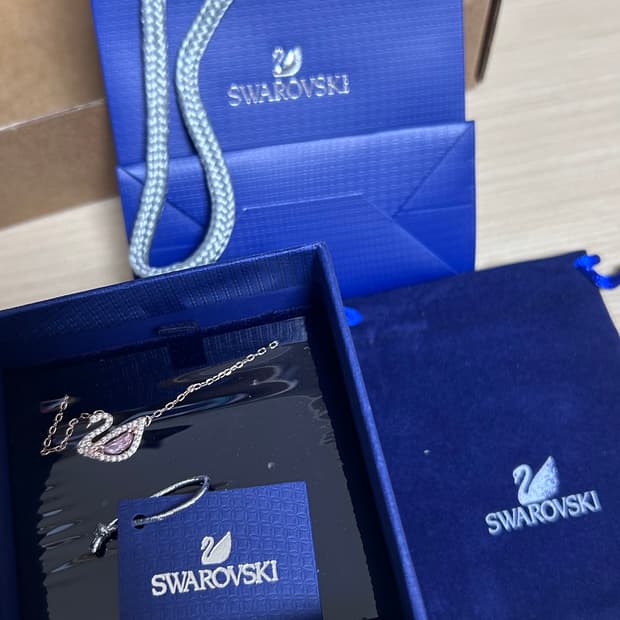 스와로브스키 스완 로즈골드 네크리스