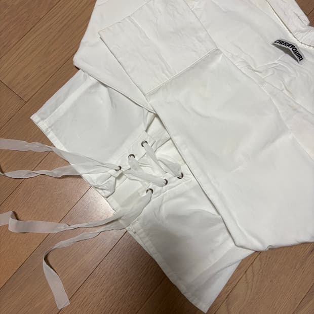 체리퀴리 크롭 셔츠