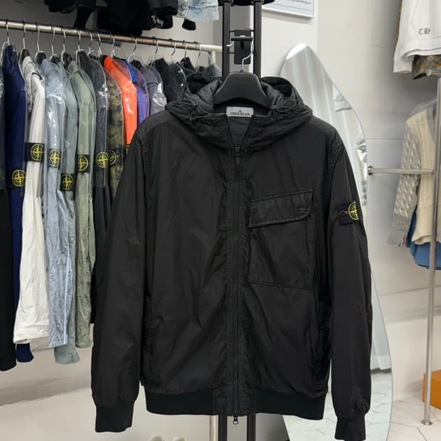 [L] 스톤아일랜드 크링클랩스 프리마로프트 바람막이